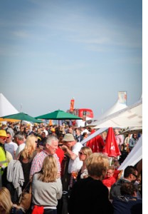 crowd-cut-with-white