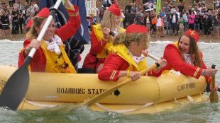 Photo Paddle Round the Pier Title Sussex Magazine www.titlesussex.co.uk