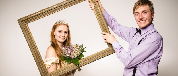 Bride-and-groom-cut