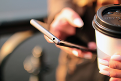 cut2_texting