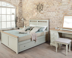 David-Salmon-Fairford-bedroom-(2)