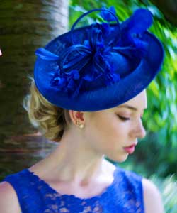 Coral-Bow-Fascinator-by-Vixen-Milinery-and-Royal-Blue-Disk-by-Nigel-Rayment