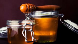 Raw honey for Ask Kirsten Title Sussex Magazine www.titlesussex.co.uk
