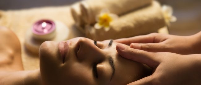 Bee sting facial at the Grand Brighton Title Sussex Magazine www.titlesussex.co.uk Bee sting facial at the Grand Brighton Title Sussex Magazine www.titlesussex.co.uk
