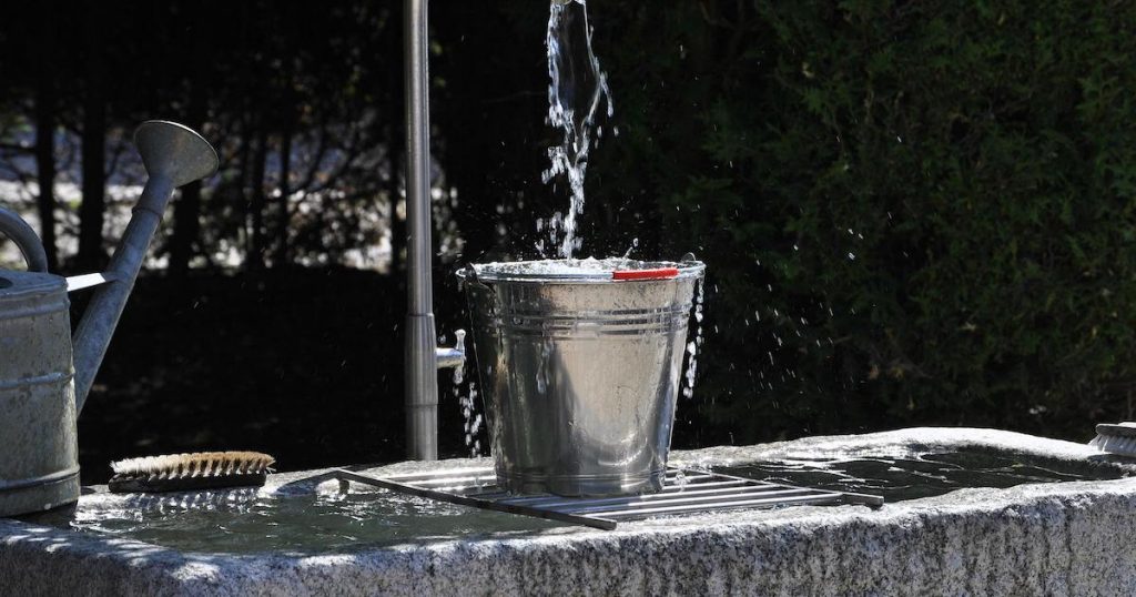 Save water during the hose pipe ban - www.titlesussex.co.uk