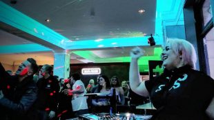Meet the woman behind Disco Tits Worthing's new night club event - www.titlesussex.co.uk